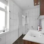 아파트 Quiet Just 3 Minutes From Central!