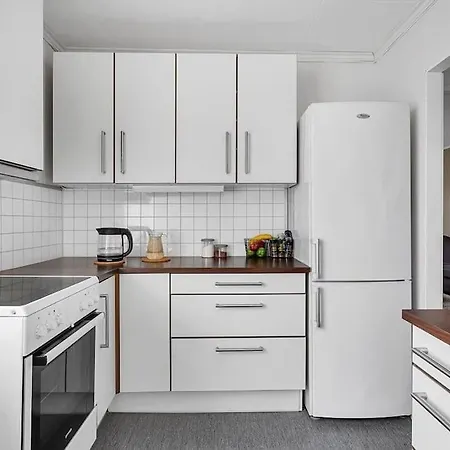 아파트 Quiet Just 3 Minutes From Central! 트롬쇠