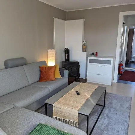Quiet Just 3 Minutes From Central! *