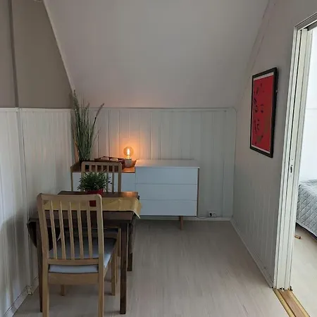 Quiet Just 3 Minutes From Central! *
