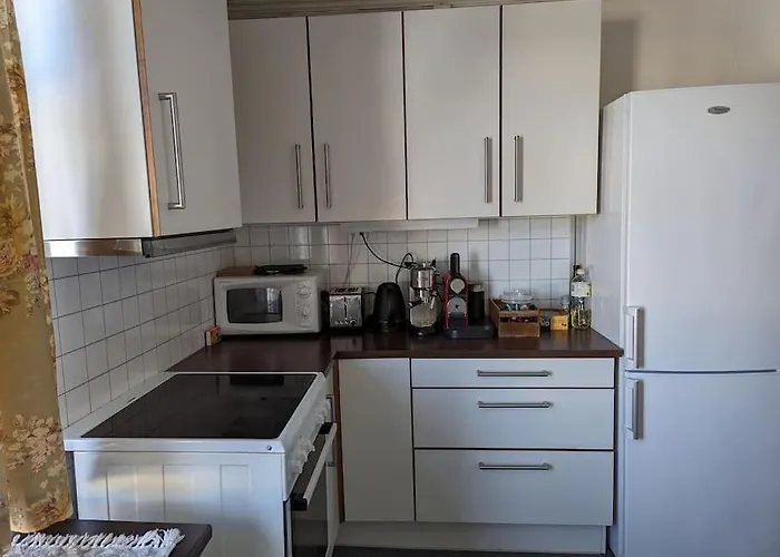 Quiet Just 3 Minutes From Central! Appartement *
